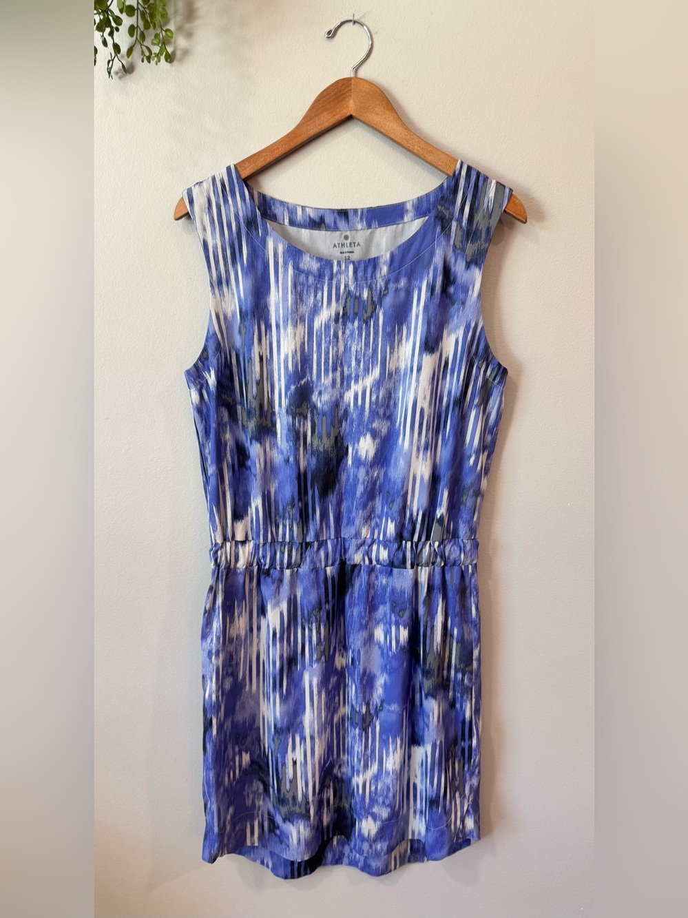 Athleta Lightweight Blue and White Brushstroke Print Dress Sz 12